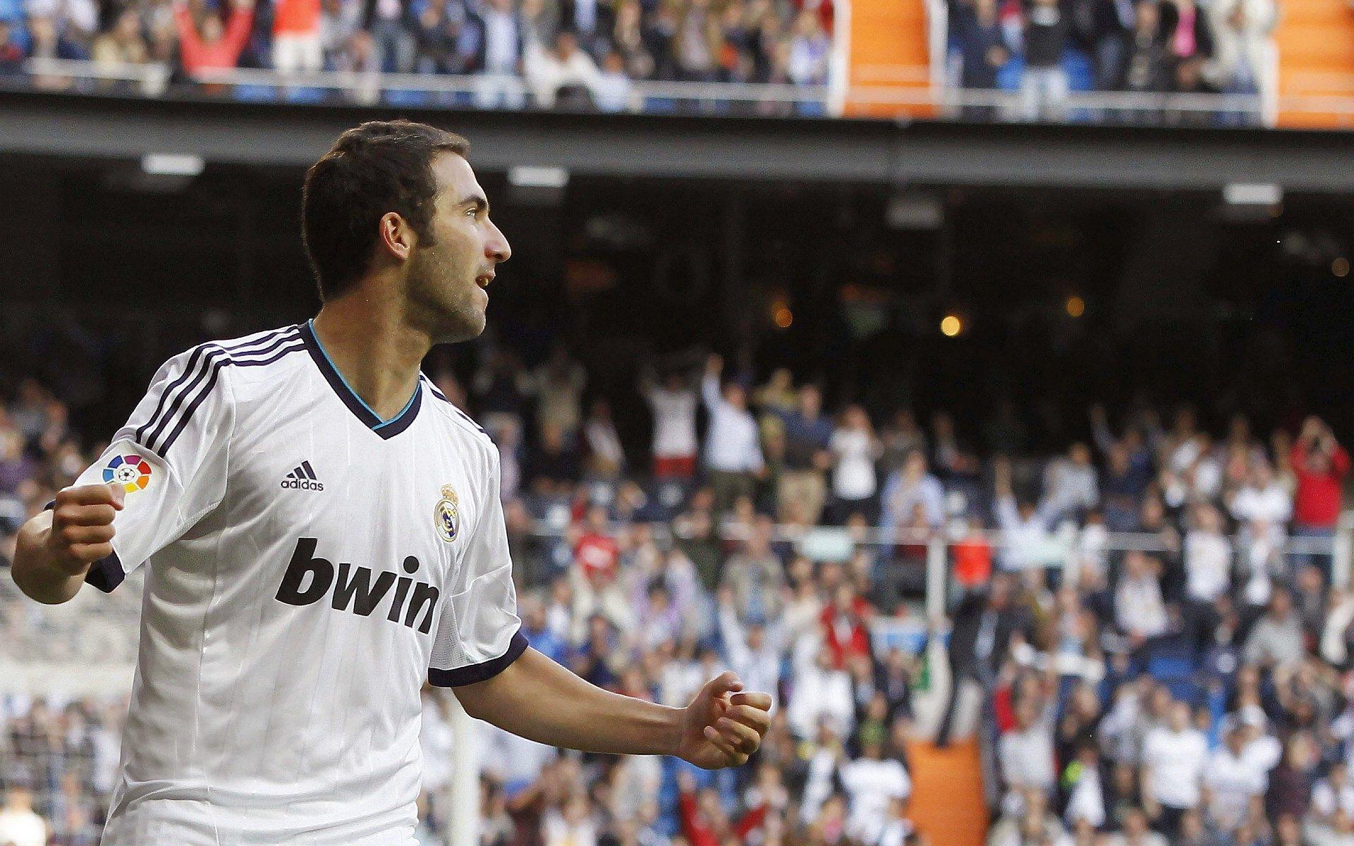 拜仁慕尼黑官宣19岁天才中场比朔夫夏窗加盟 签约至2029年